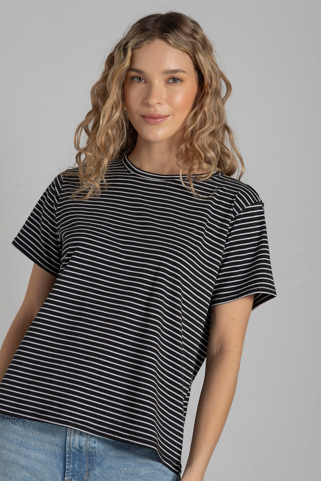 Camiseta Rita Rayas Negra
